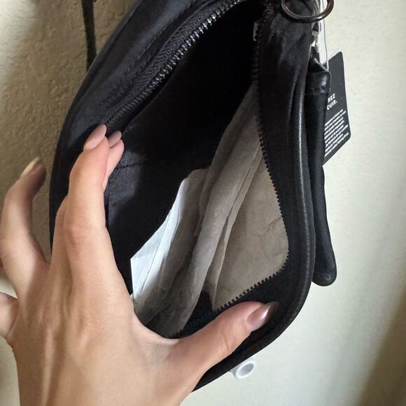 LULULEMON Now and Always Hip‎ Pack 4L NEW Black Fanny Bag - Picture 6 of 7